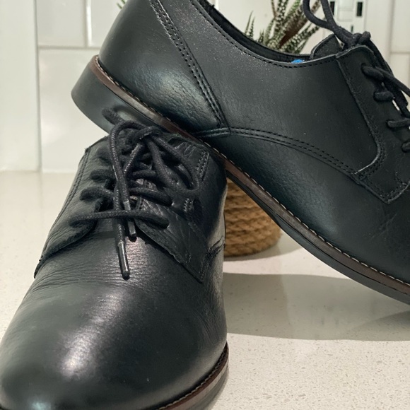 ALDO dress shoes - oxford style - Picture 6 of 8